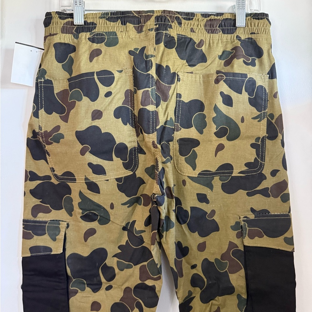 Reason Camouflage Cargo Pants, Size Large NWT - Picture 11 of 11